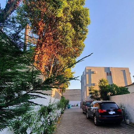 Klerichi Hotel Tirana Buitenkant foto